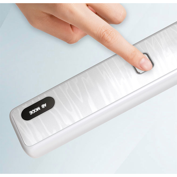 Aspire Flexus Pro Pod Mod beyaz gövde, AB Mod ekran detayı yakın çekim.