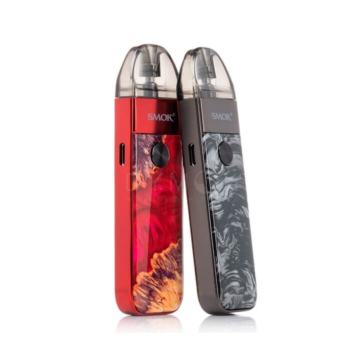 Smok Pozz Pro Pod kırmızı ve gri renkli, reçine kaplamalı iki adet elektronik sigara.